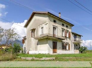 Villa in vendita a Borgo Valbelluna