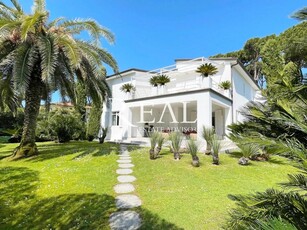 Villa in vendita a Forte Dei Marmi