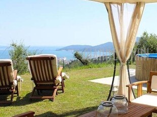 Villa in vendita a La Spezia Isola
