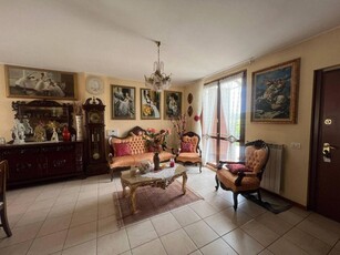 Villa in vendita a Lonate Ceppino