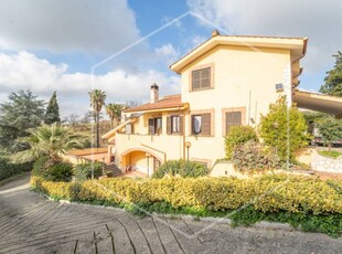 Villa in Vendita a Riano Riano