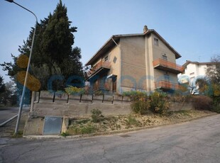 Villa in vendita in Strada Giovanni Maria Lancisi 134, Pesaro