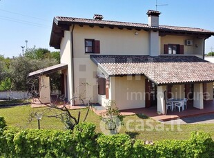 Villa in Vendita in Via Lumignacco a Udine