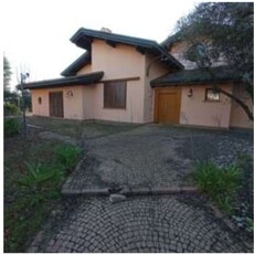 Villa in Via Fermi 20, Limido Comasco, 23 locali, 8 bagni, garage