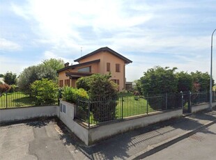 Villa in Via Folonari 45, Roccafranca, 4 locali, 3 bagni, garage