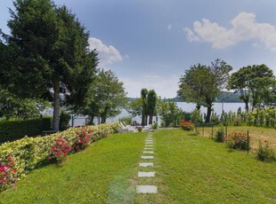 Villa Oasis: Parcheggio, WiFi, Giardino, Balcone, Vicino al lago