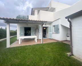Villa Plurifamiliare a Montalto di Castro in villaggio Mediterraneo