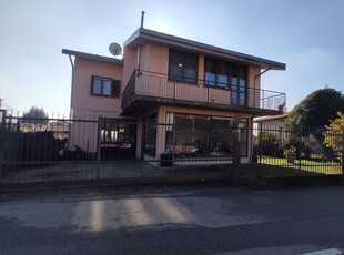Villa unifamiliare in vendita, Besozzo
