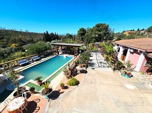 Villaggio delle Rose:Casa indipendente con piscina