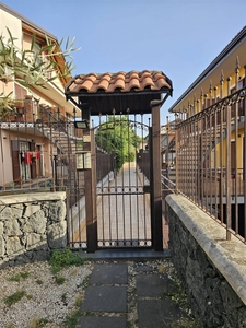 Casa semi indipendente in vendita a San Pietro Clarenza Catania
