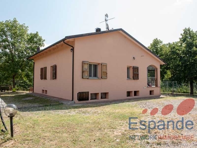 Casa Indipendente in Vendita ad Gaggio Montano - 195000 Euro