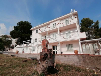 Villa in Vendita ad Salerno - 980000 Euro