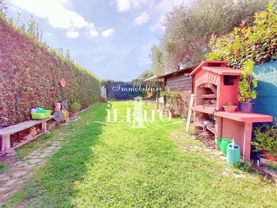 Casa indipendente con giardino a Vecchiano