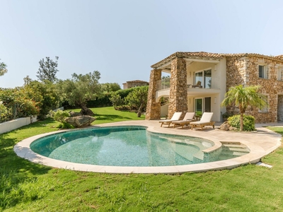 Villa Mandorlo - Luxury Villa con piscina privata nella Sardegna sud est a soli 500 mt dal mare