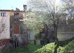 Rustico casale in vendita a Massarosa Lucca Bozzano