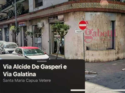 Negozio in Affitto ad Santa Maria Capua Vetere - 1000 Euro