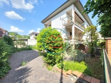 Villa con giardino a Montecatini-Terme