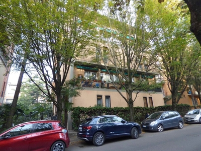 Appartamento a Verona, 5 locali, 1 bagno, 109 m², 1° piano, ascensore
