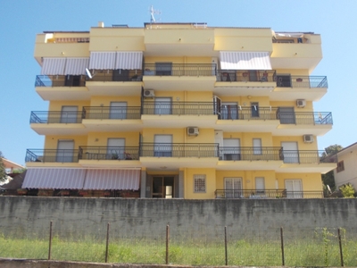 Appartamento in Via Lubiana, Battipaglia, 2 bagni, posto auto, 120 m²
