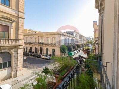 Appartamento in Via Malta, Siracusa, 13 locali, 3 bagni, 400 m²