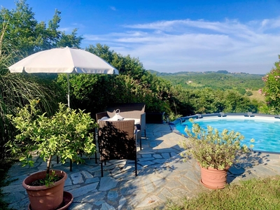 Casa a Sorano con giardino, piscina e terrazza