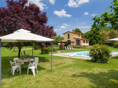 Casa a Terranuova Bracciolini con barbecue, giardino e piscina