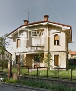 Casa indipendente in Via della Valle, Udine, 3 locali, 1 bagno, 300 m²