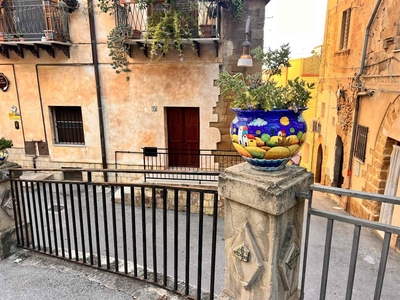 Casa indipendente in Vicolo San Lorenzo 15, Sciacca, 2 locali, 1 bagno