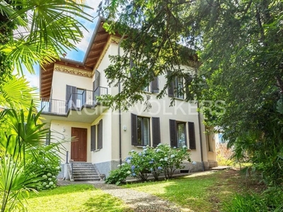 Prestigiosa villa di 564 mq in vendita Via per Nasca, 1, Castelveccana, Varese, Lombardia