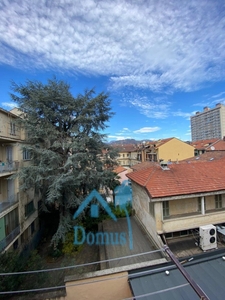 Trilocale in Via Des Geneys, Pinerolo, 1 bagno, arredato, 88 m²