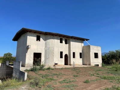 Villa in Via Cupa Filette, Battipaglia, 4 bagni, 450 m², stato grezzo