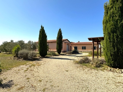 Villa singola in Località Santa Maria, Tarquinia, 5 locali, 3 bagni
