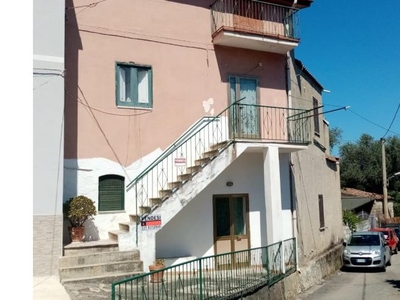 Casa indipendente in vendita a Sant'Agata di Militello, Contrada Sprazzi 44