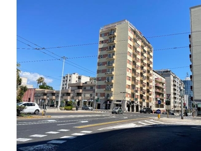 Magazzino in vendita a Cagliari, Frazione Centro città, Via dei Giudicati 2