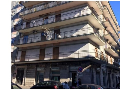 Appartamento in vendita a Catania, Zona Piazza Montessori, Viale Mario Rapisardi 98