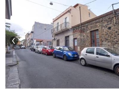 Rustico/Casale in vendita a Catania, Zona Piazza Montessori