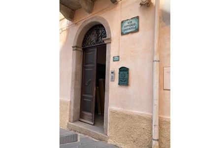 Porzione di casa in vendita a Dorgali, Via Vittorio Emanuele 60