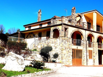 Villa a schiera via Mascioni, Castel Campagnano