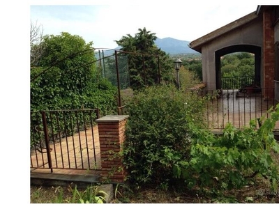 Villa in vendita a Belpasso, Via Gobetti ::
