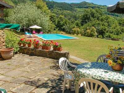 Casa con piscina privata, ampio giardino a 2,8 km da Castiglione di Garfagnana