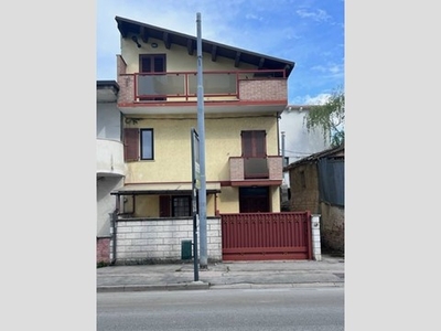 Casa Indipendente in Vendita a Chieti, zona Scalo, 149'000€, 135 m²