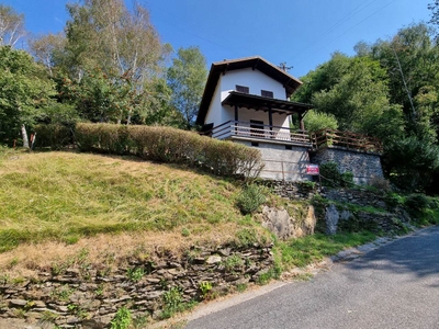 Casa singola in vendita a Sueglio Lecco Monte Lete