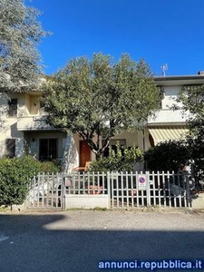 Villa a schiera sviluppata su tre