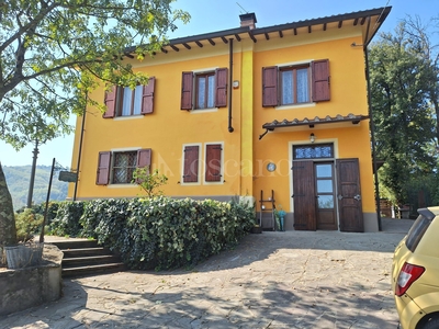 Villa a Serravalle Pistoiese in Via San Giusto - Casalguidi (Pt)