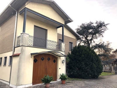 Villa bifamiliare in vendita a San Martino In Rio Reggio Emilia
