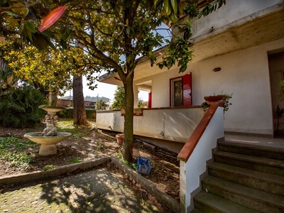 Villa in Vendita a Chieti, zona Brecciarola, 265'000€, 272 m²