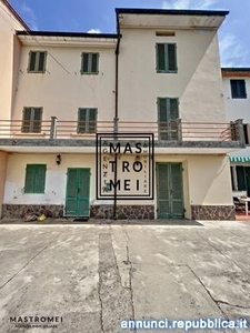Ville, villette, terratetti Castelfranco di Sotto Via Tullio Cristiani 10 cucina: Abitabile,