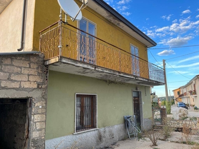 Casa indipendente da ristrutturare a Guardia Lombardi