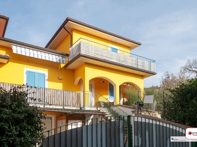 Villa in vendita a San Romano in Garfagnana