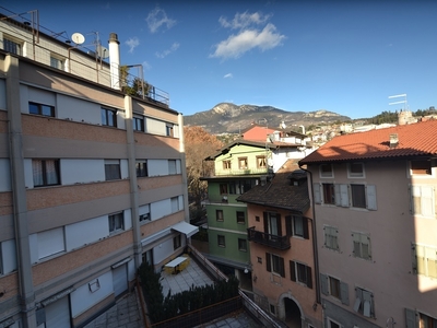 Appartamento da ristrutturare in vicolo del v, Trento